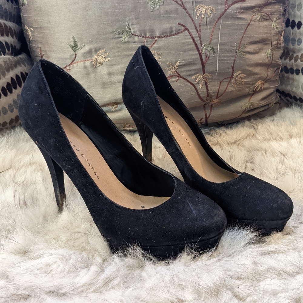 Size 8.5 Lauren Conrad black suede high heels with rounded toe